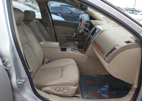 2011 Cadillac Sts Luxury z USA, uszkodzony, nr VIN 1G6DW6ED9B0108413